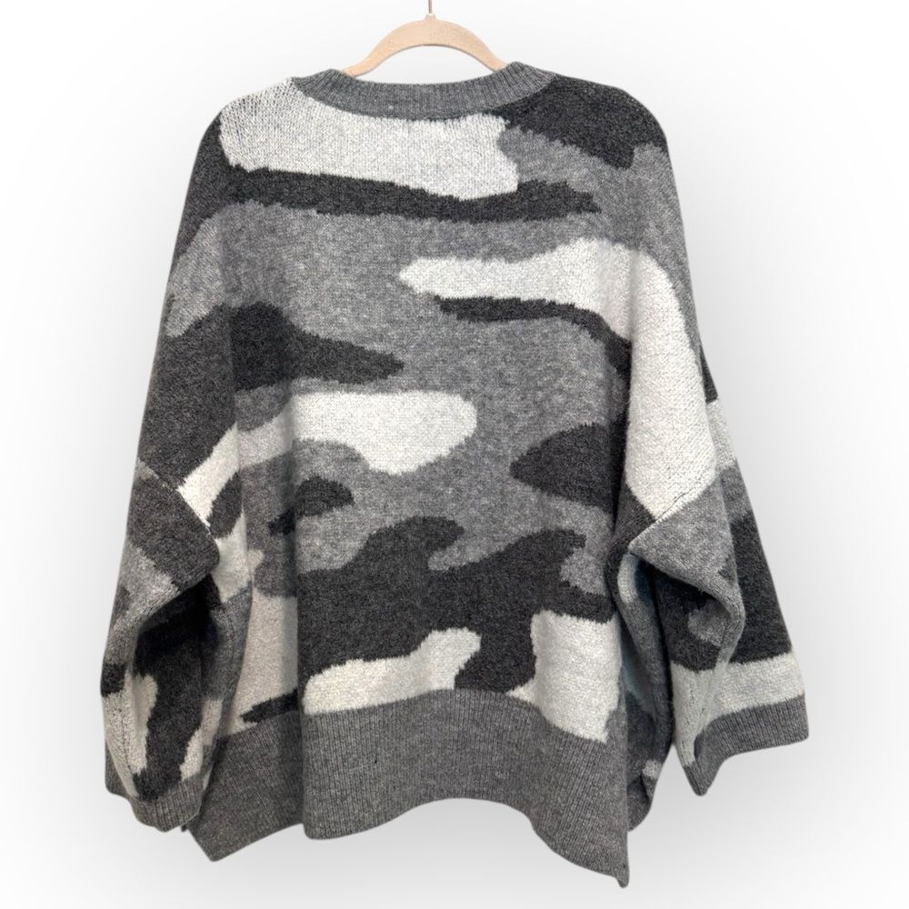 POL Gray Camo V-Neck Sweater – Size Small (Very Oversized) - Picture 2 of 5